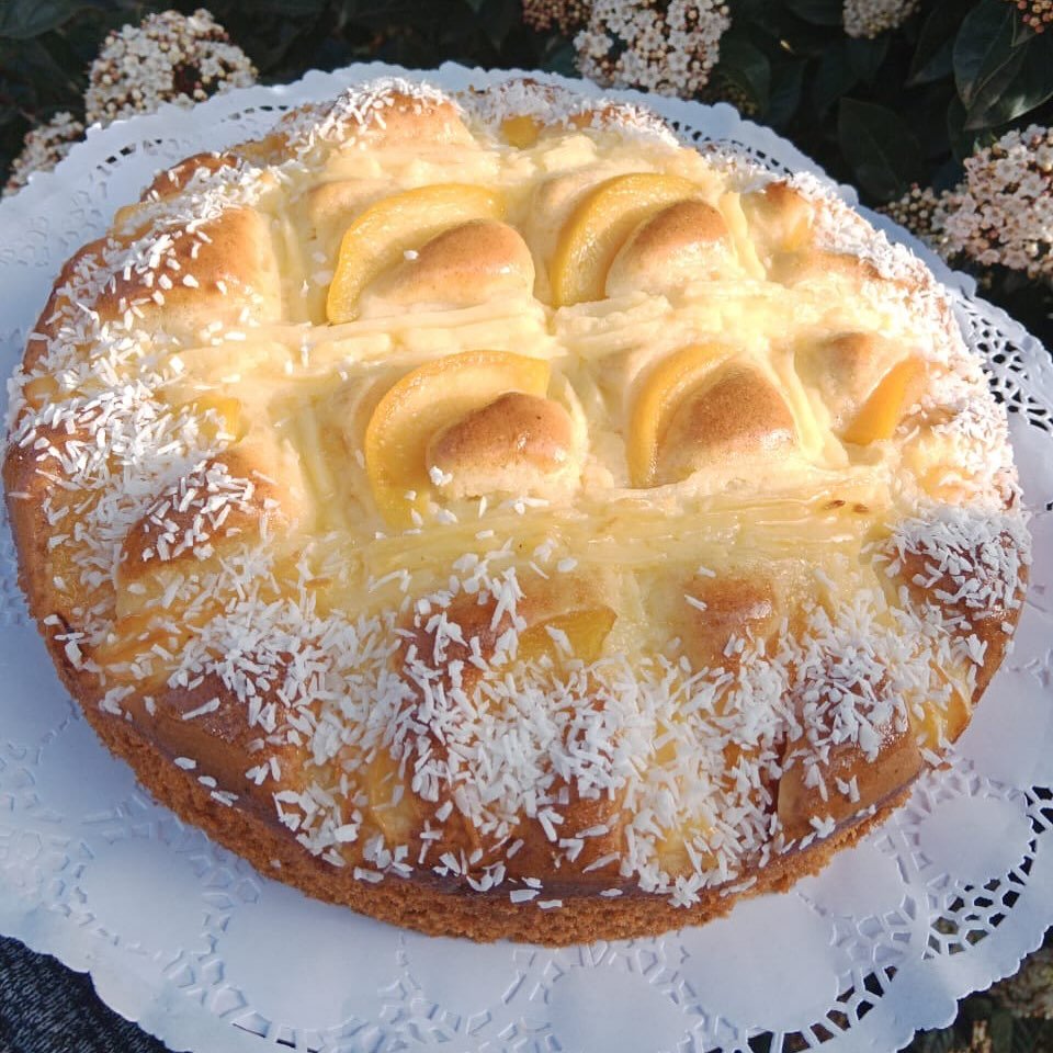Tarta Matera- el sabor del hogar en cada bocado.Masa dulce, pastelera casera y duraznos frescos. Tarta Matera- el sabor del hogar en cada bocado.Masa dulce, pastelera casera y duraznos frescos.